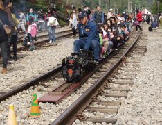 我們經營游樂設備的老板如何應對陰雨天氣？